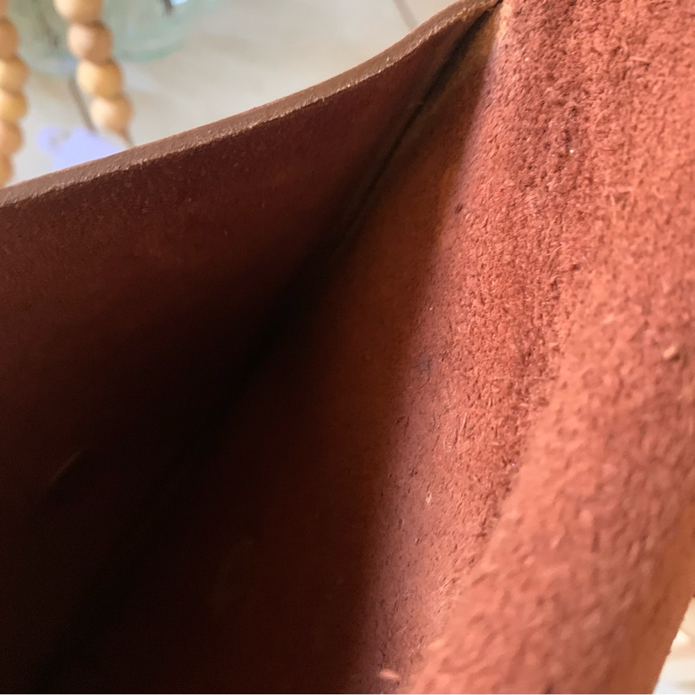 Col. Littleton Fine Leather Vintage Tablet Bag - Picture 5 of 7